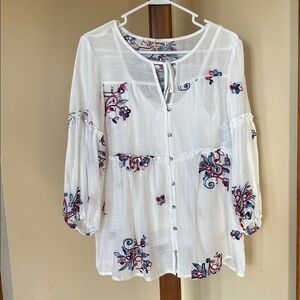 Hope Springs white embroidered blouse medium